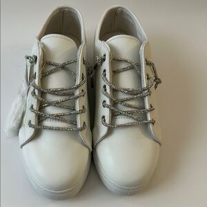 Stylish White Women's Sneakers